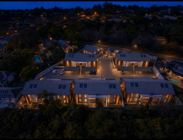 3 BEDROOM APARTMENT FOR SALE IN BRYANSTON